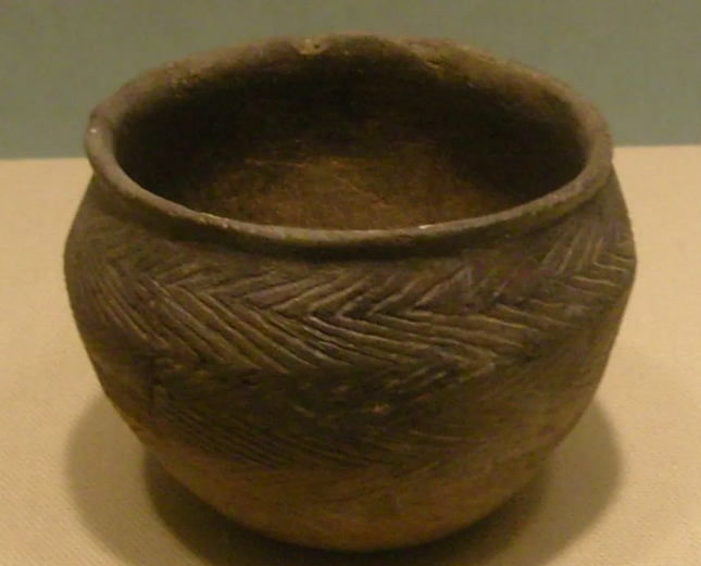 燕山南北长城地带的原始陶器